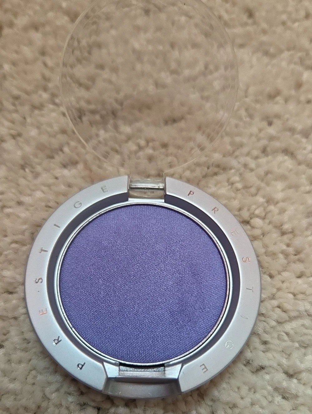 2 Prestige Eye Shadows